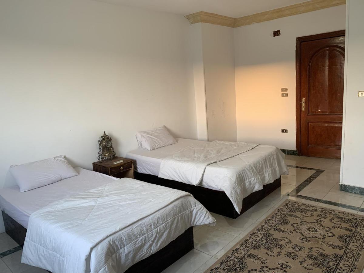 King Khufu Pyramids View Hotel Kafret el-Gabal Exteriör bild