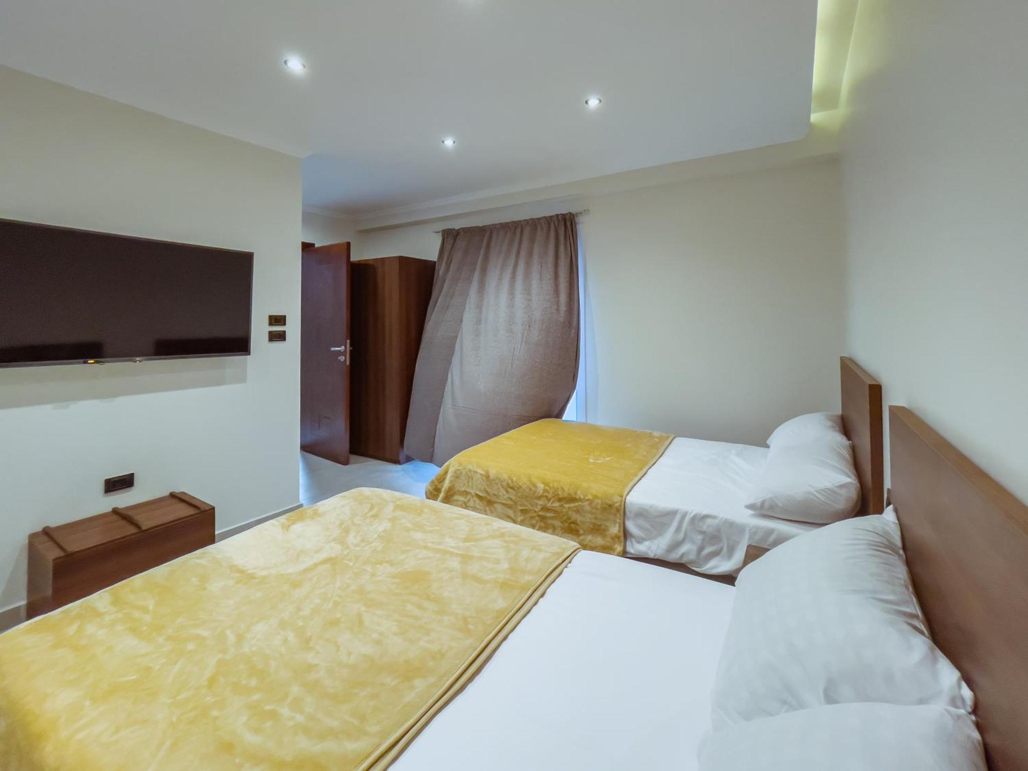 King Khufu Pyramids View Hotel Kafret el-Gabal Rum bild